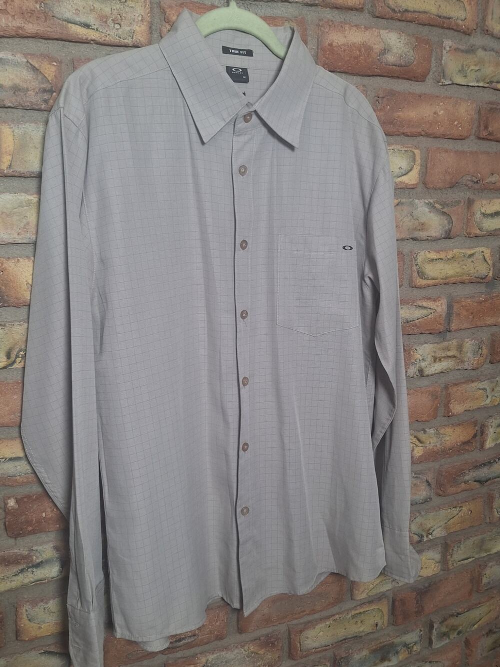 Oakley Button Up Shirt Mens Medium Gray Check True Fit Long Sleeve Logo NWOT